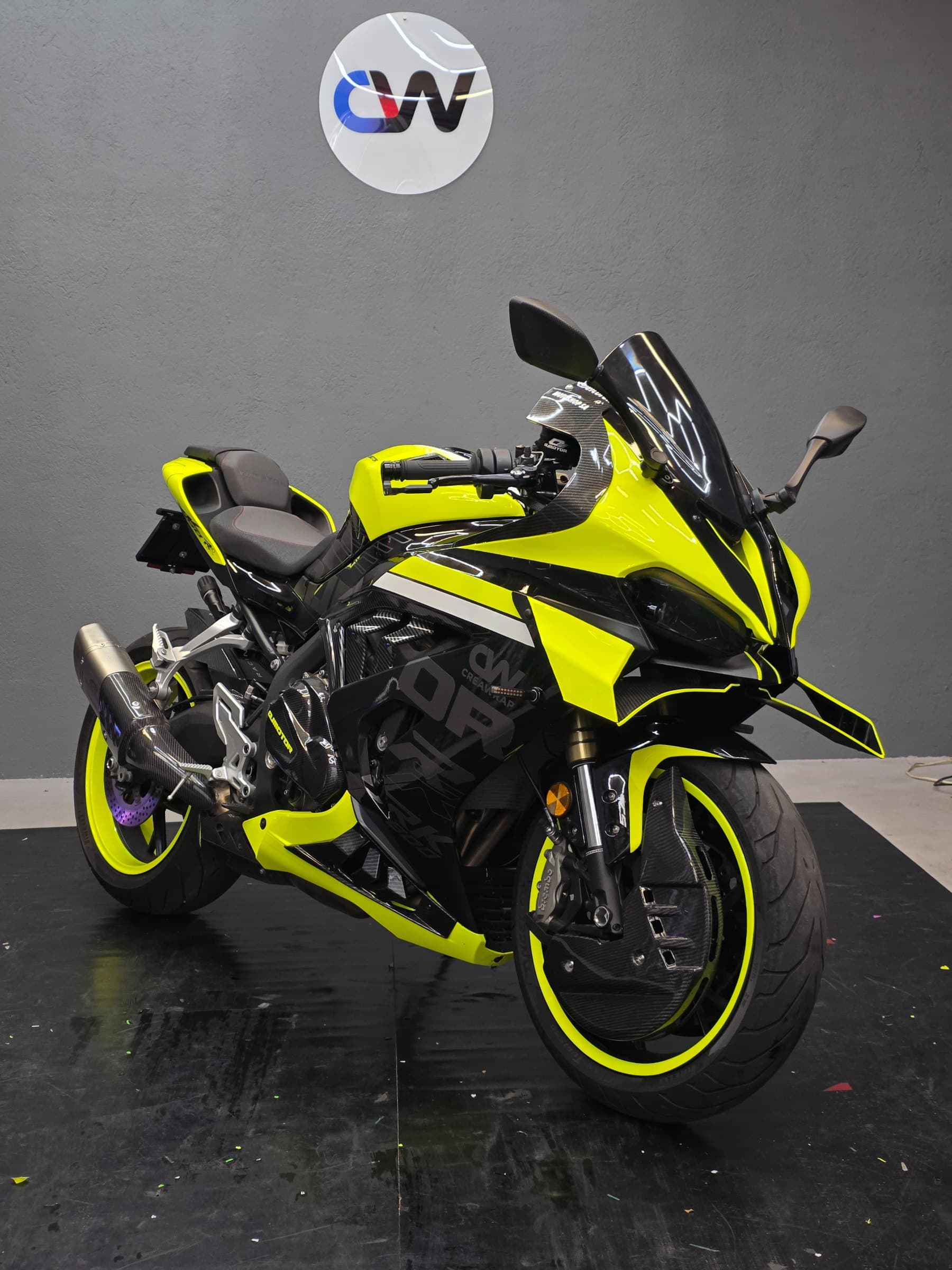 SRK800RR - Jaune fluo, covering moto par CreaWrap à Genève